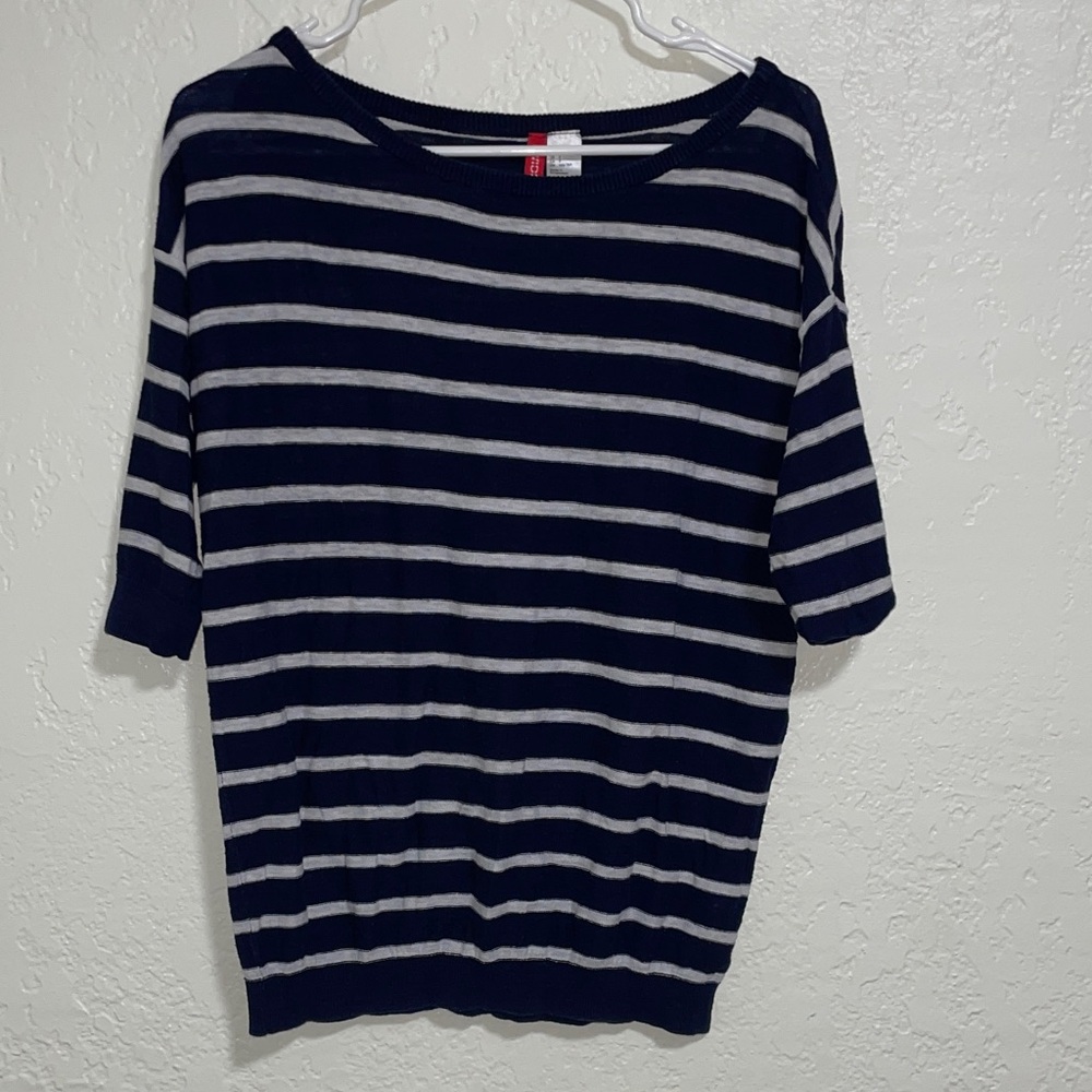 H&M Divided Navy & White Striped Short Sleeve Top